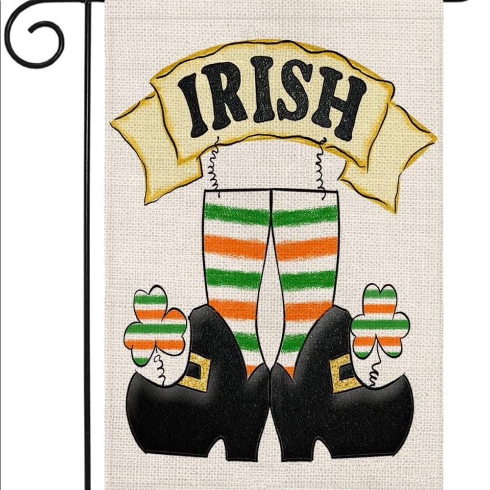 NWT CROWN BEAUTY Welcome St Patrick’s Day Irish  Lucky Farmhouse Garden Flag